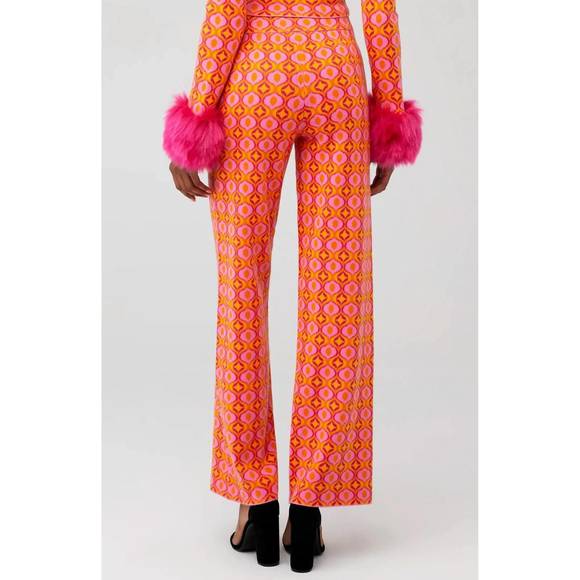 SHOW ME YOUR MUMU pre-loved zermatt sweater pant in pink geo jacquard - Picture 3 of 4